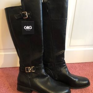 Women’s black boots